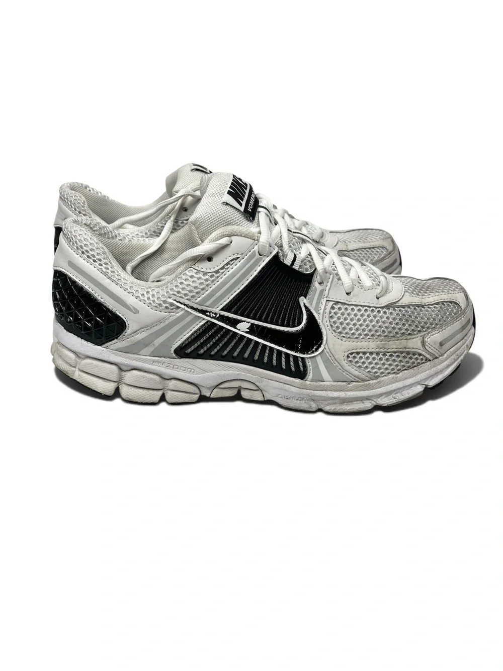 Nike Men’s Vomero 5 Sneakers